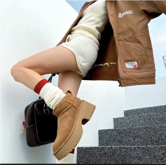 NEW UGG Classic Ultra Mini New Heights BootsChestnut Womens Size 9